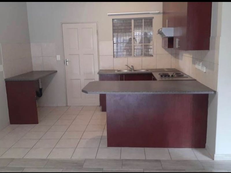 2 BEDROOM APARTMENT IN NORTHRIDING - Photo 5