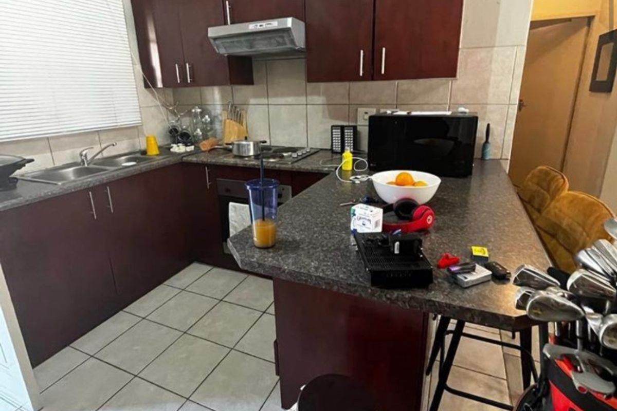 2 BEDROOM APARTMENT IN NORTHRIDING - Photo 2