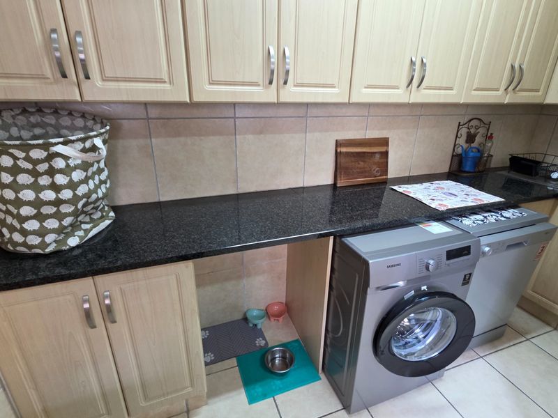 Popular Neighborhood... Between Mossel Bay and Hartenbos... Well Priced !!! - Photo 4