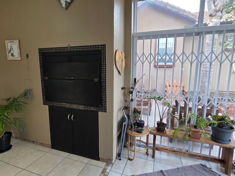 Popular Neighborhood... Between Mossel Bay and Hartenbos... Well Priced !!! - Photo 10