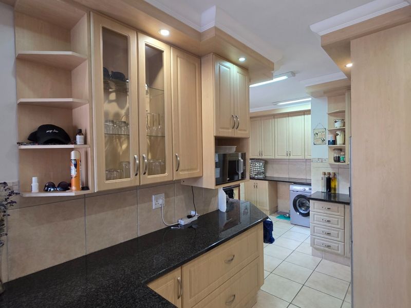 Popular Neighborhood... Between Mossel Bay and Hartenbos... Well Priced !!! - Photo 2