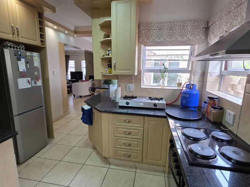 Popular Neighborhood... Between Mossel Bay and Hartenbos... Well Priced !!! - Photo 5