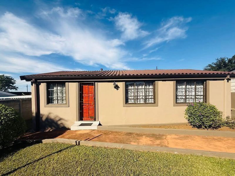 Your Peaceful Family Sanctuary Awaits! - Photo 2