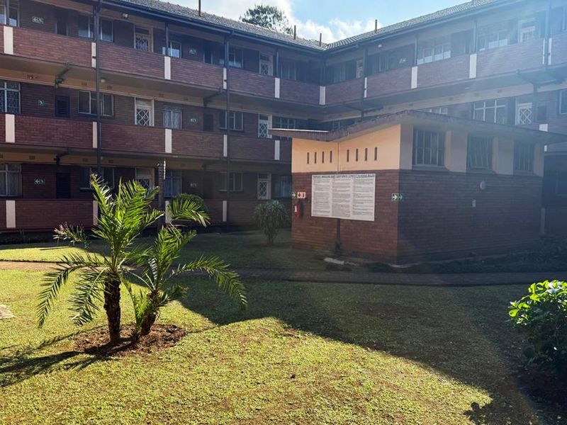 Lock up, Go and love where you live.. - Photo 2