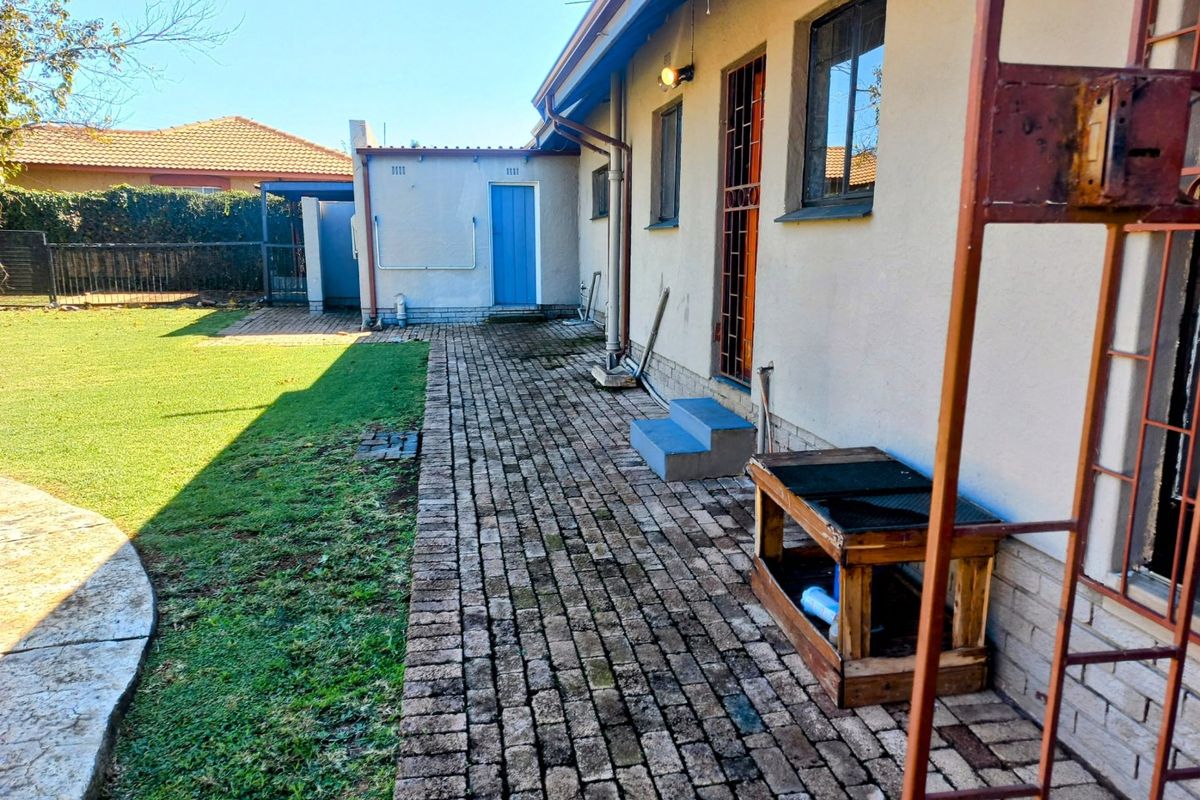 3-Bed Family Oasis in Boksburg South - Photo 5