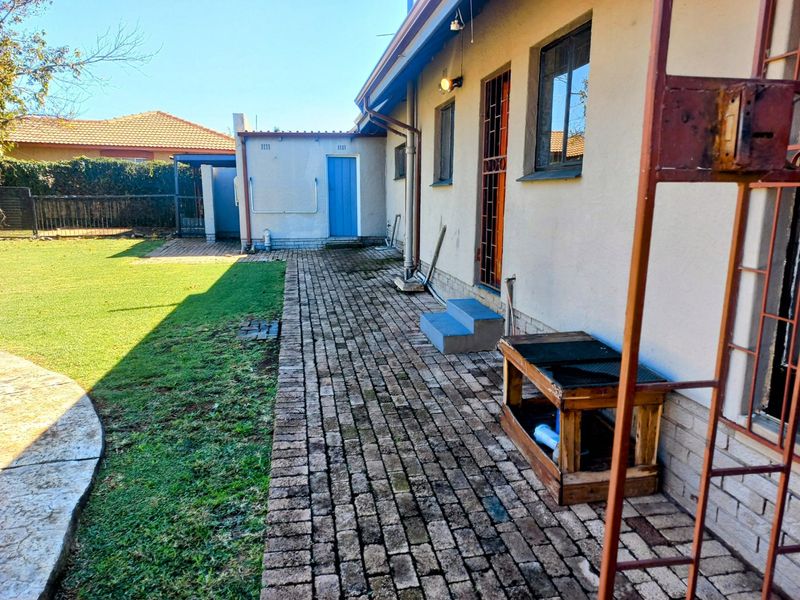 3-Bed Family Oasis in Boksburg South - Photo 5