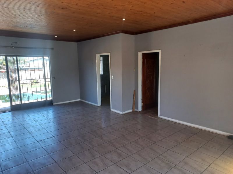 3-Bed Family Oasis in Boksburg South - Photo 8