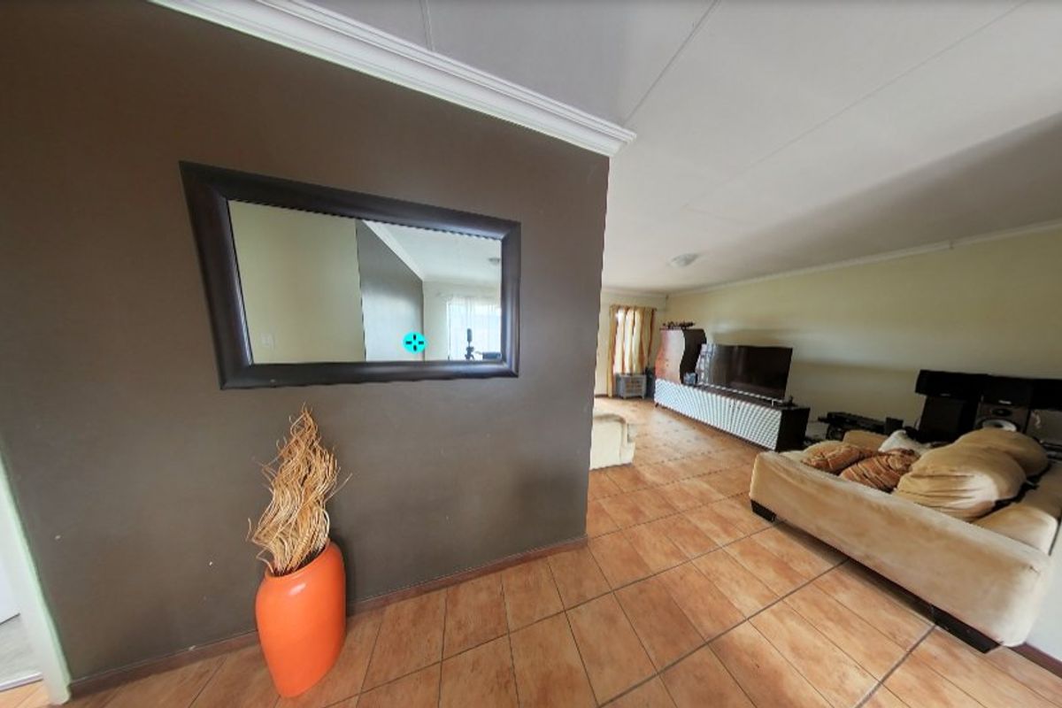 Stunning 3-Bedroom, 2-Bathroom Townhouse in Montana, Pretoria - Photo 4
