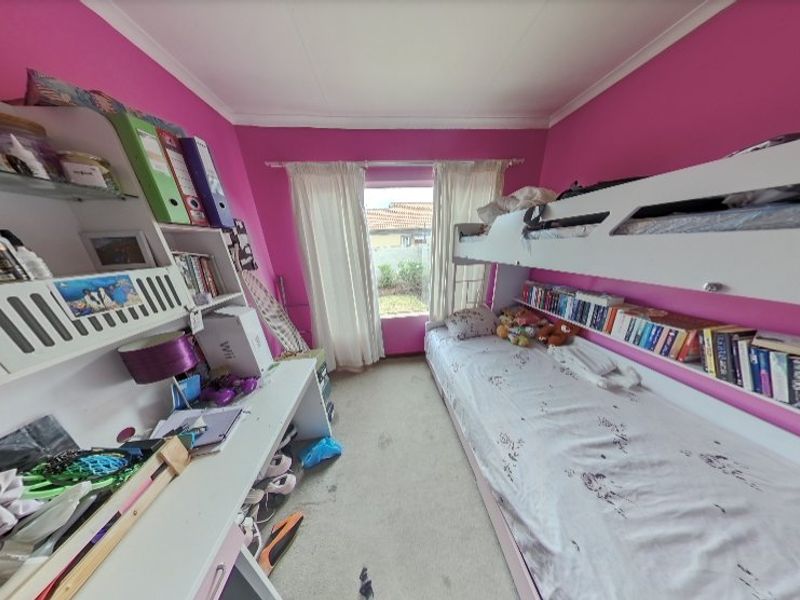 Stunning 3-Bedroom, 2-Bathroom Townhouse in Montana, Pretoria - Photo 9