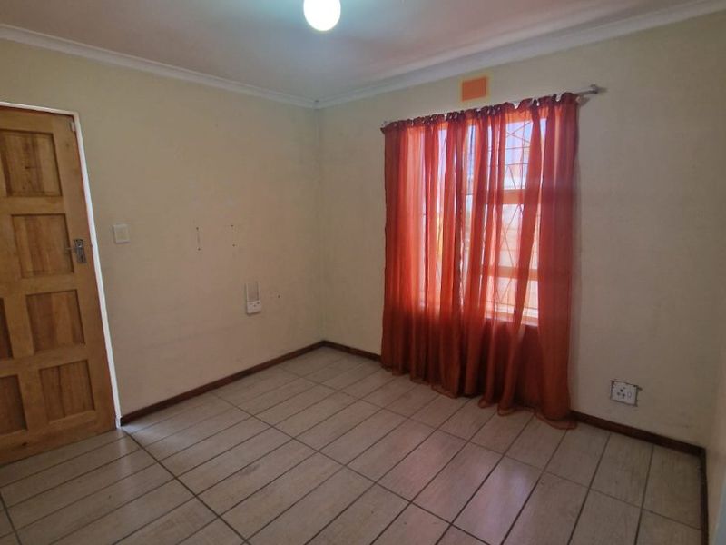 Lovely 3 Bedroom Home in Weltevreden Valley  - Photo 5