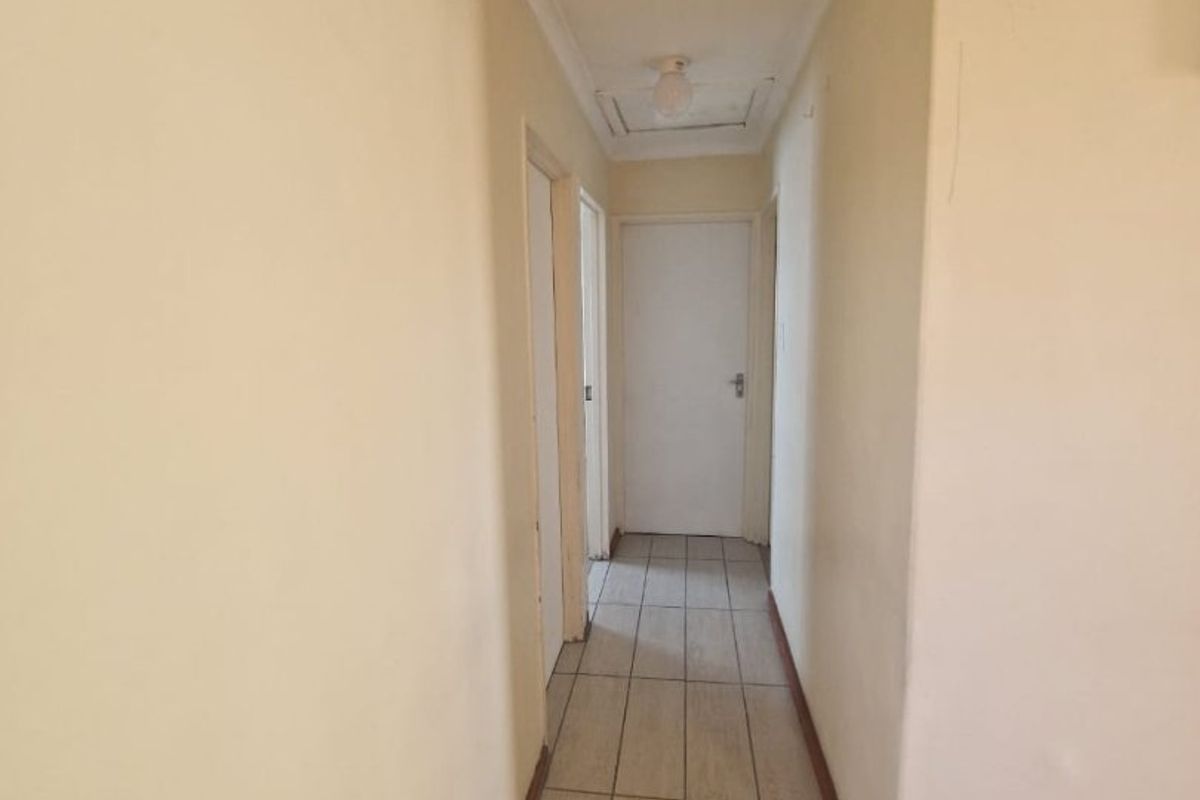 Lovely 3 Bedroom Home in Weltevreden Valley  - Photo 4