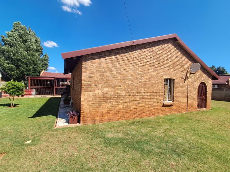 4 Bedroom house for sale in Flamwood  - Photo 8