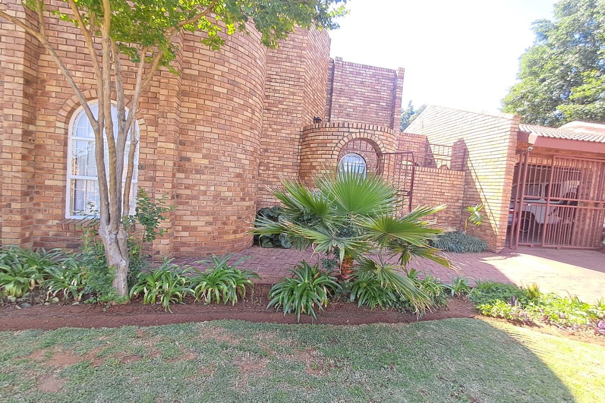 4 Bedroom house for sale in Flamwood  - Photo 3