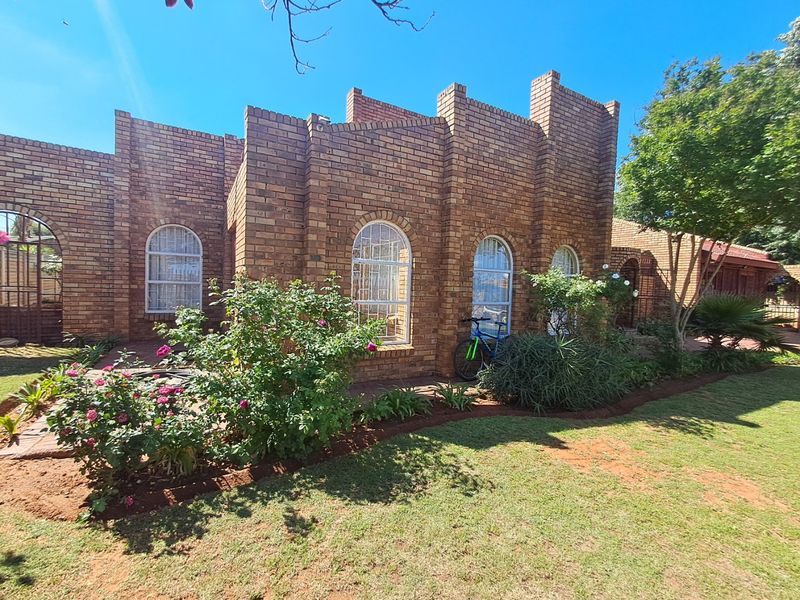 4 Bedroom house for sale in Flamwood  - Photo 2