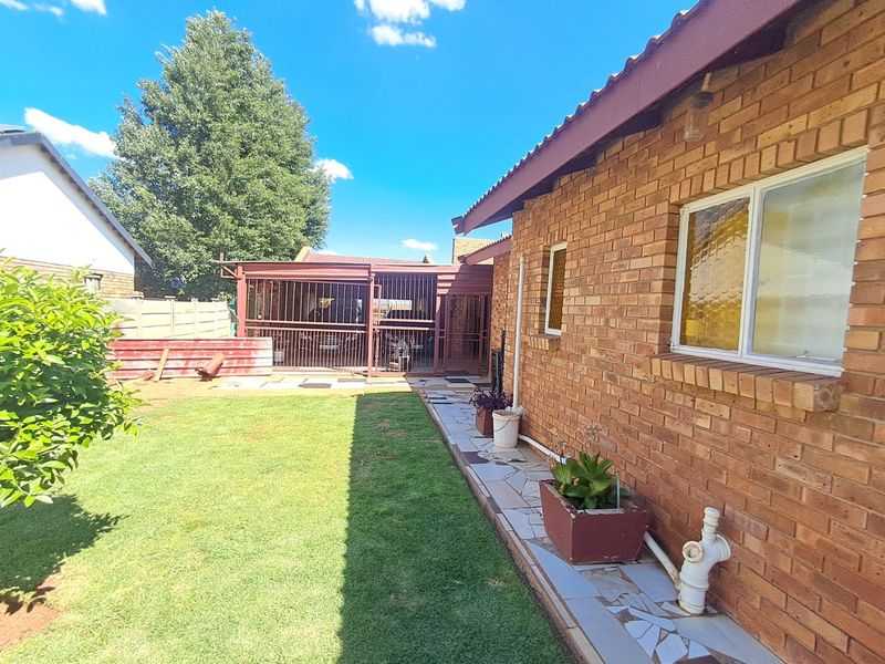 4 Bedroom house for sale in Flamwood  - Photo 9