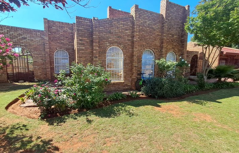 4 Bedroom house for sale in Flamwood 