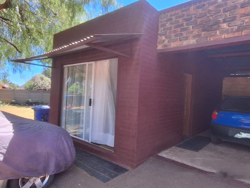 3 Bedroom house with flatlet for sale in Orkney  - Photo 5