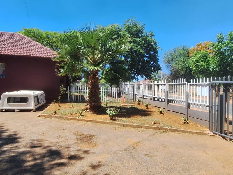 3 Bedroom house with flatlet for sale in Orkney  - Photo 10