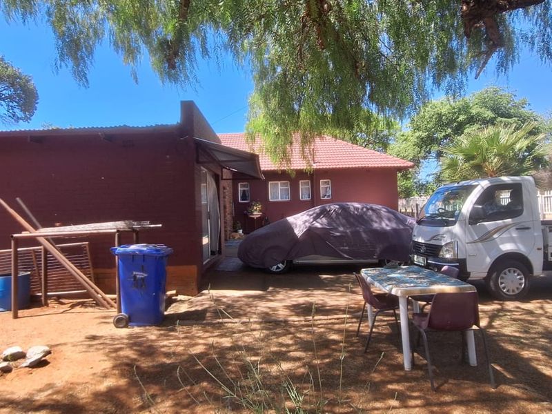 3 Bedroom house with flatlet for sale in Orkney  - Photo 8