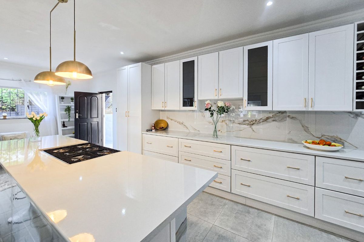 Newly Renovated House With Two Flats For Sale - Photo 5