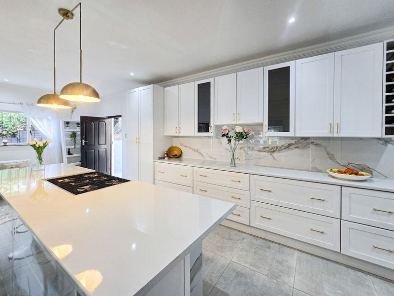 Newly Renovated House With Two Flats For Sale - Photo 5