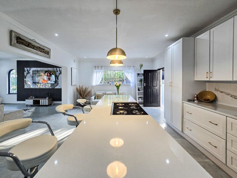 Newly Renovated House With Two Flats For Sale - Photo 6