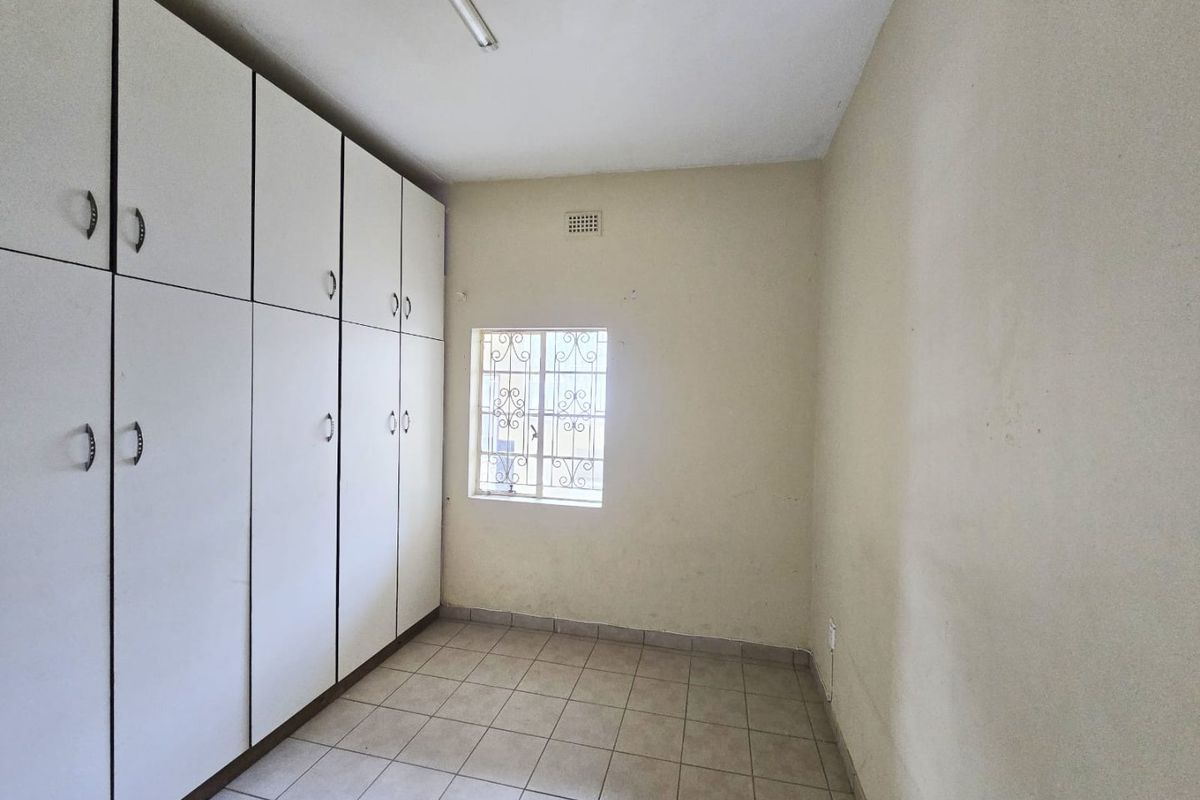 2-Bedroom Apartment to Rent in Stanger Central - Photo 2