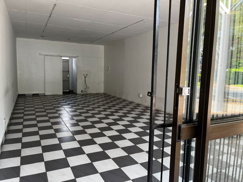 Shop to Let in Schoemansville - Photo 4