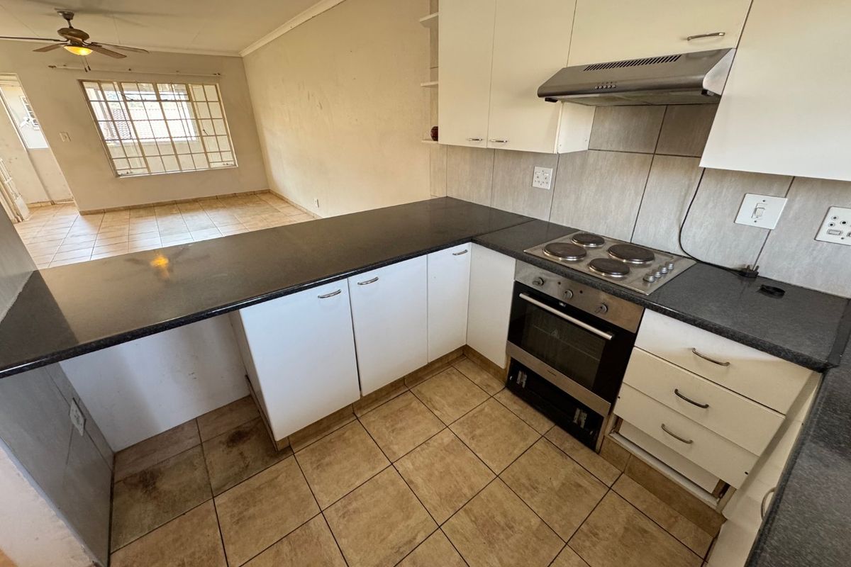 Modern 2-Bedroom Home – - Photo 2