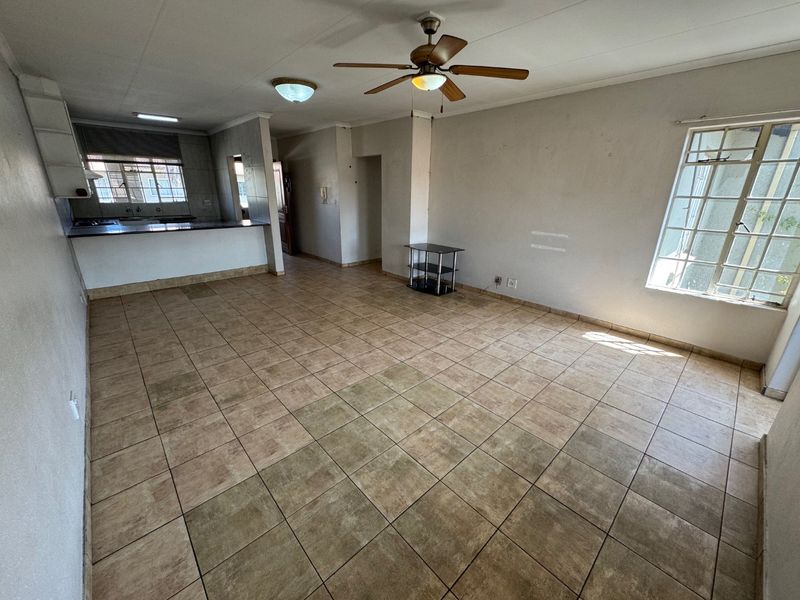 Modern 2-Bedroom Home – - Photo 5