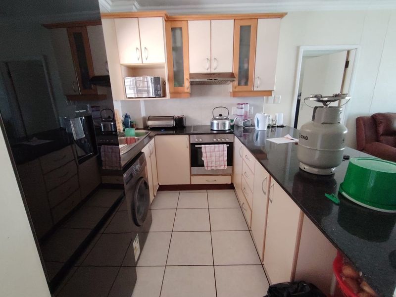 Sea Park Gem – Beachfront Living Made Easy! - Photo 8