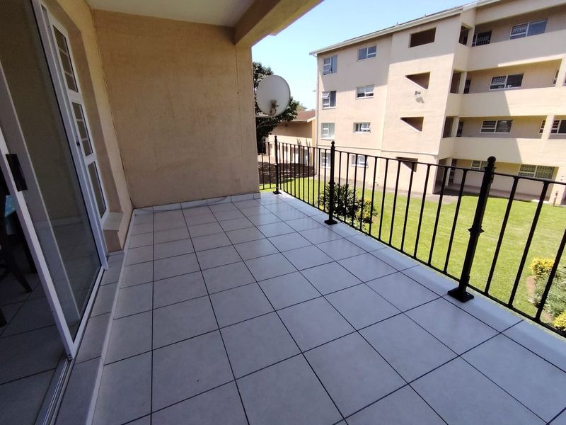 Sea Park Gem – Beachfront Living Made Easy! - Photo 6