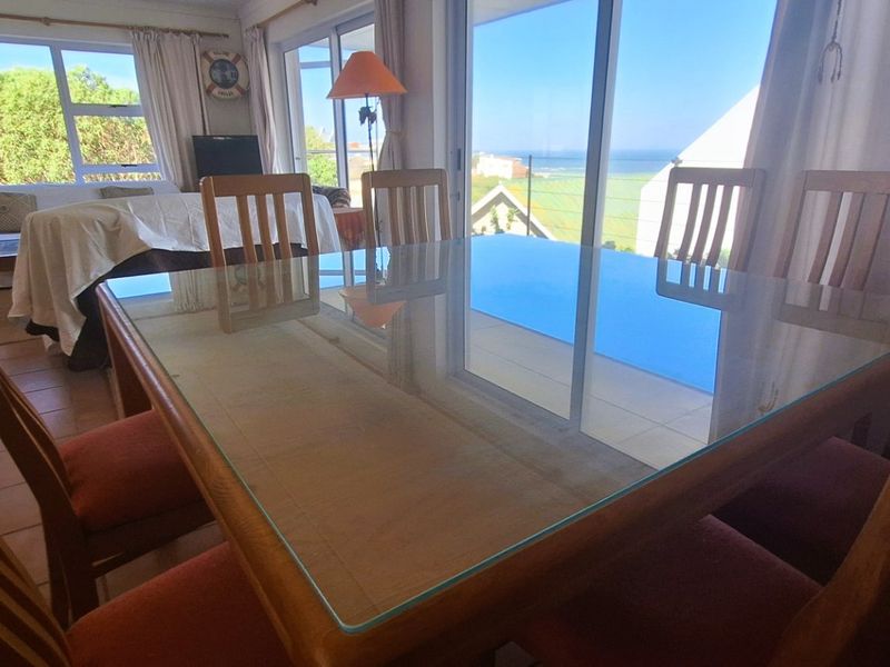 Bargain! Solid double storey home on 744m2 with views! - Photo 9