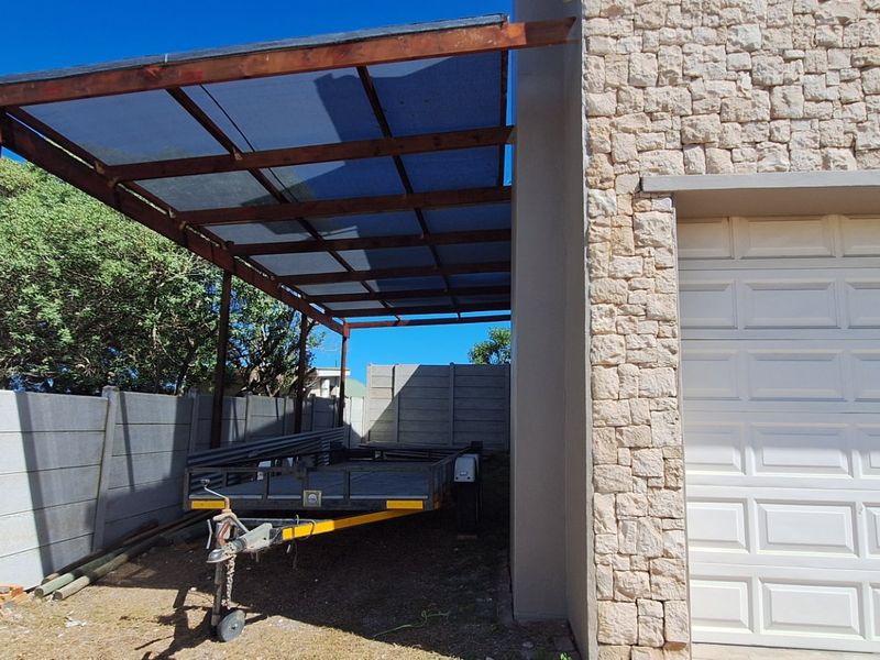 Bargain! Solid double storey home on 744m2 with views! - Photo 5