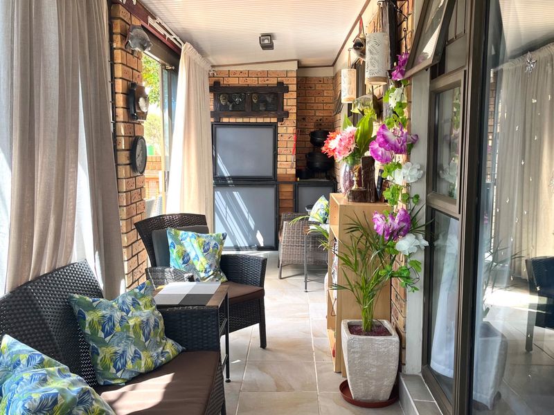 THIS PROPERTY UP FOR A BARGAIN OF THE CENTURY REDUCED!!! - Photo 3