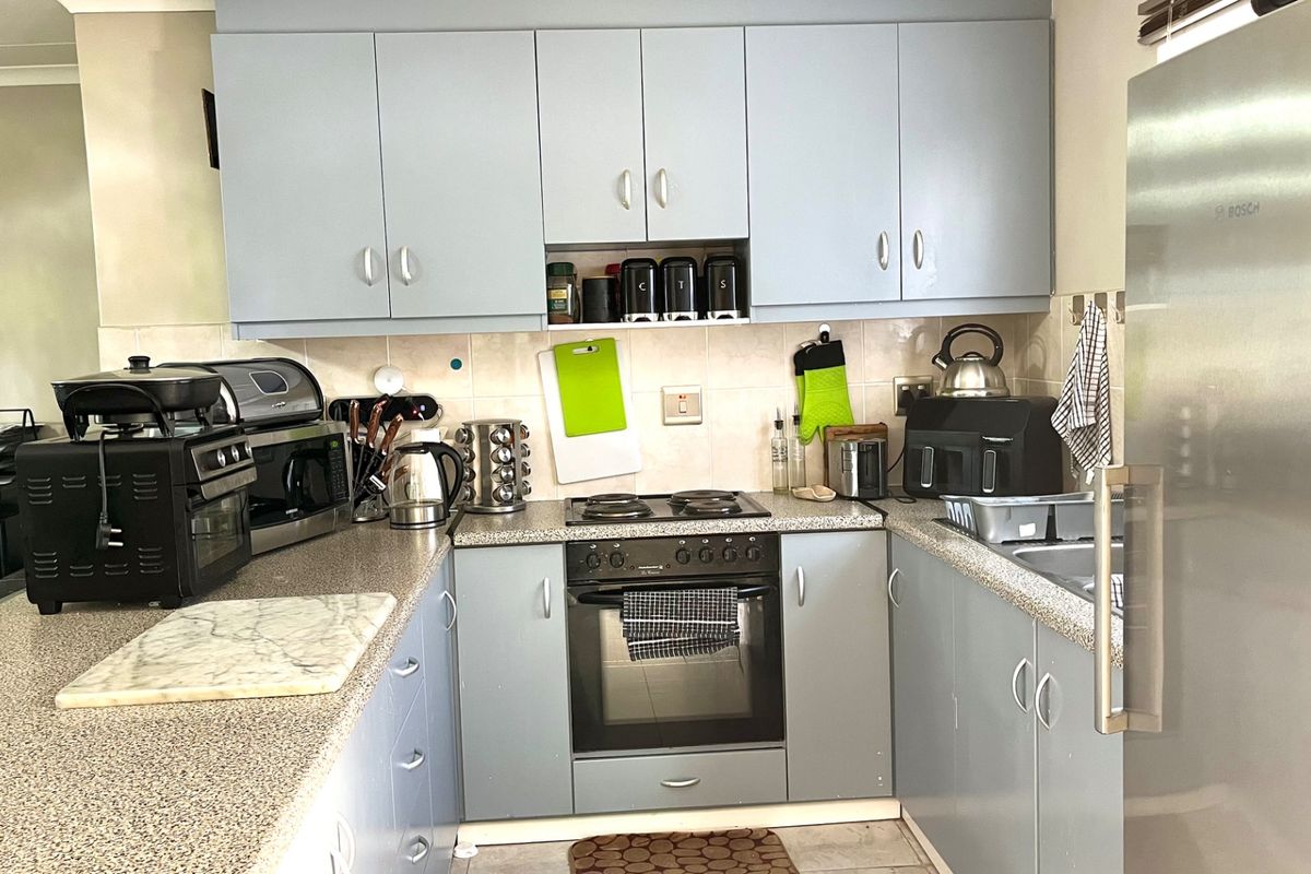 THIS PROPERTY UP FOR A BARGAIN OF THE CENTURY REDUCED!!! - Photo 5