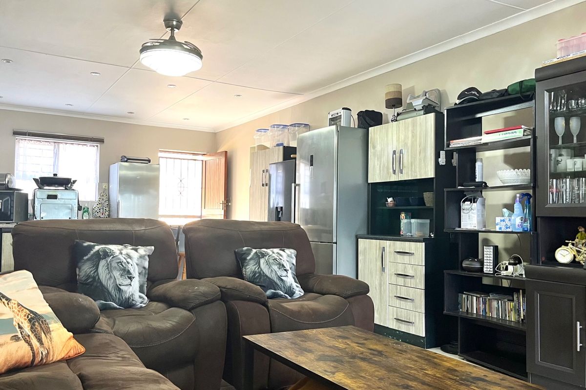 THIS PROPERTY UP FOR A BARGAIN OF THE CENTURY REDUCED!!! - Photo 2