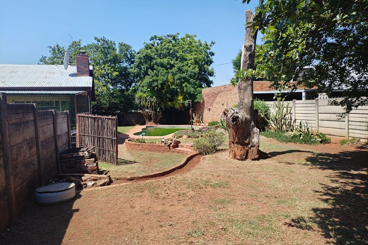 6 Bedroom House for Sale in Casseldale  - Photo 4