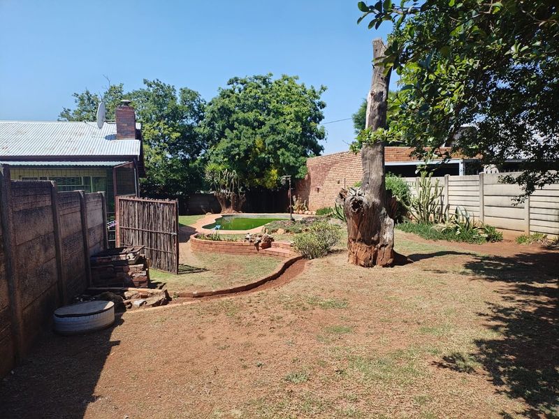 6 Bedroom House for Sale in Casseldale  - Photo 4