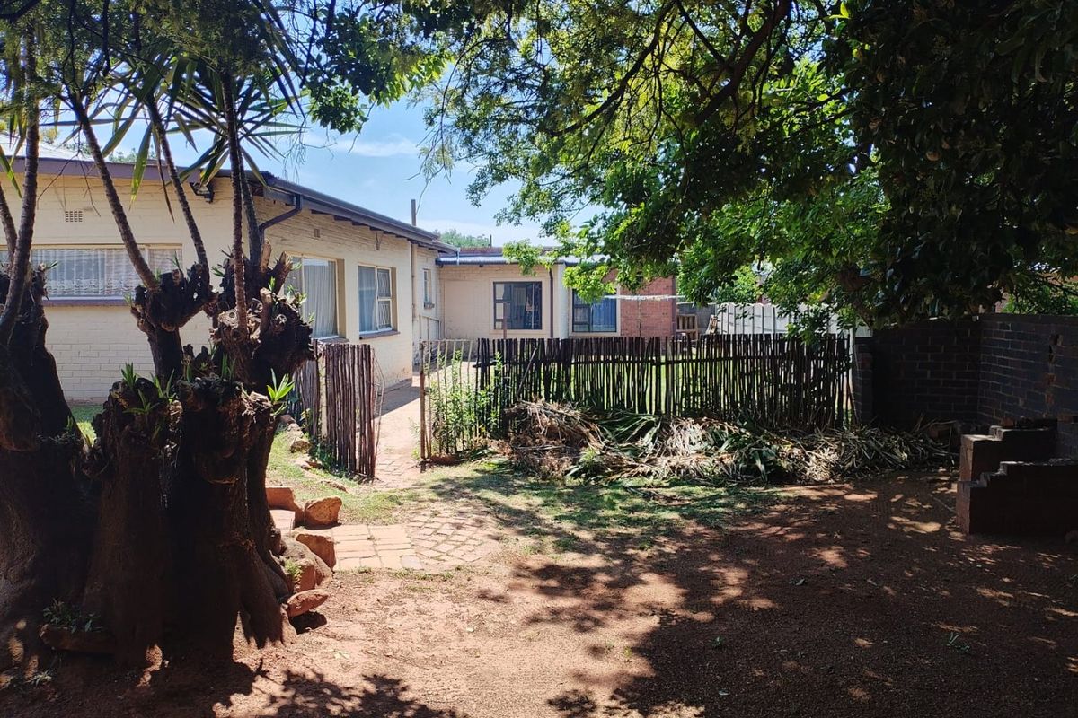 6 Bedroom House for Sale in Casseldale  - Photo 3