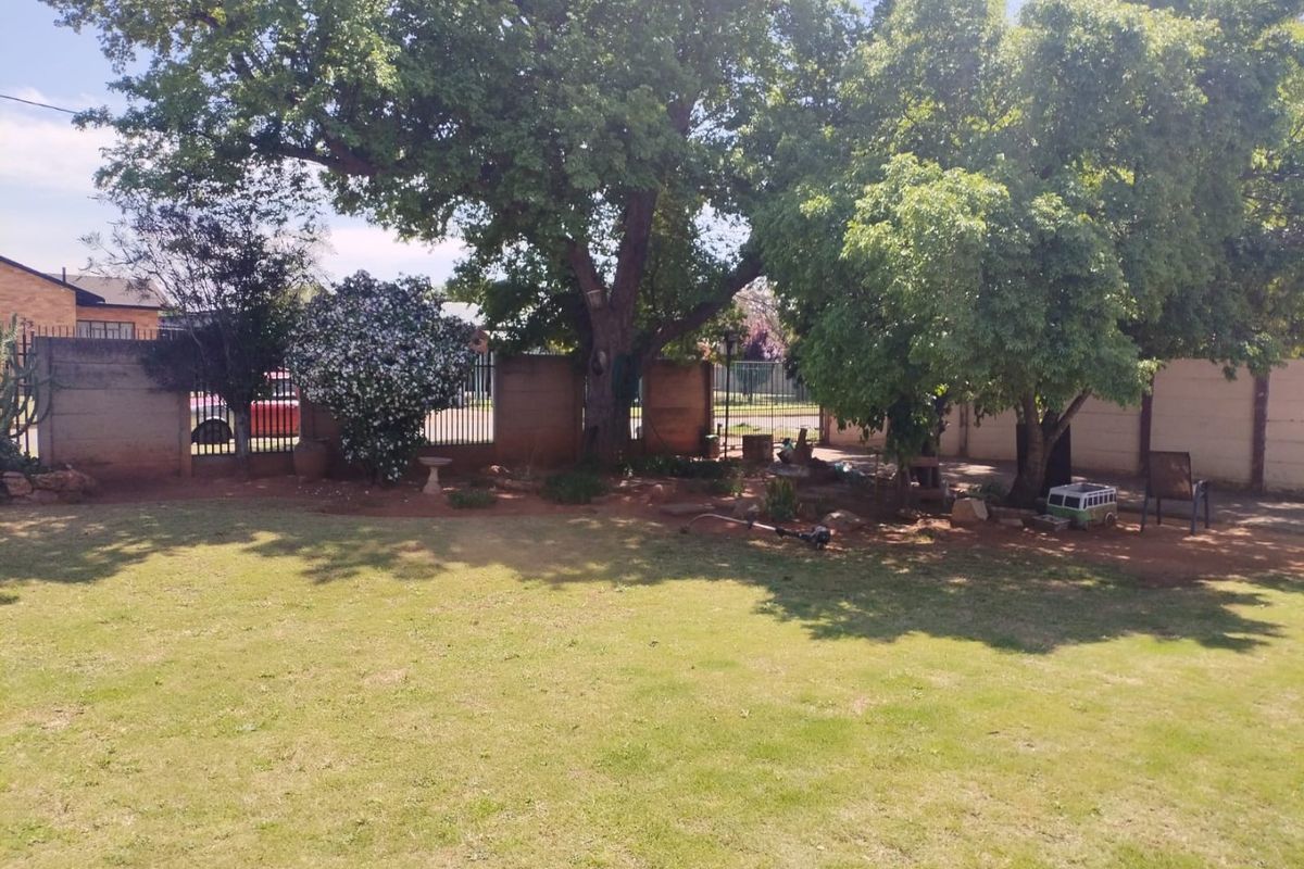 6 Bedroom House for Sale in Casseldale  - Photo 5