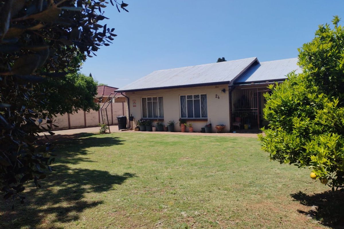 6 Bedroom House for Sale in Casseldale  - Photo 2