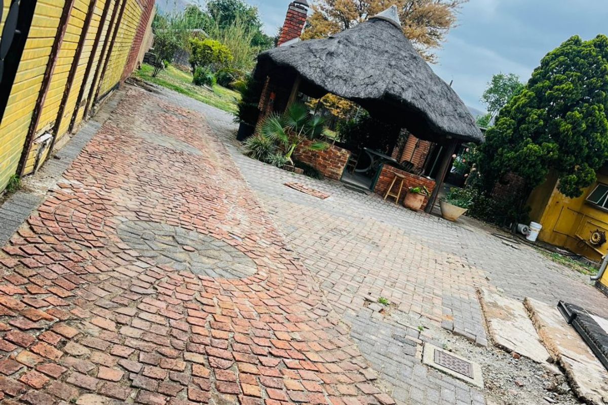 Spacious 4-Bedroom Family Home for sale in Claremont, Pretoria - Photo 4