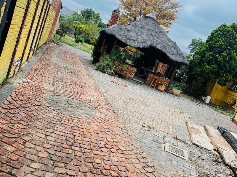 Spacious 4-Bedroom Family Home for sale in Claremont, Pretoria - Photo 4