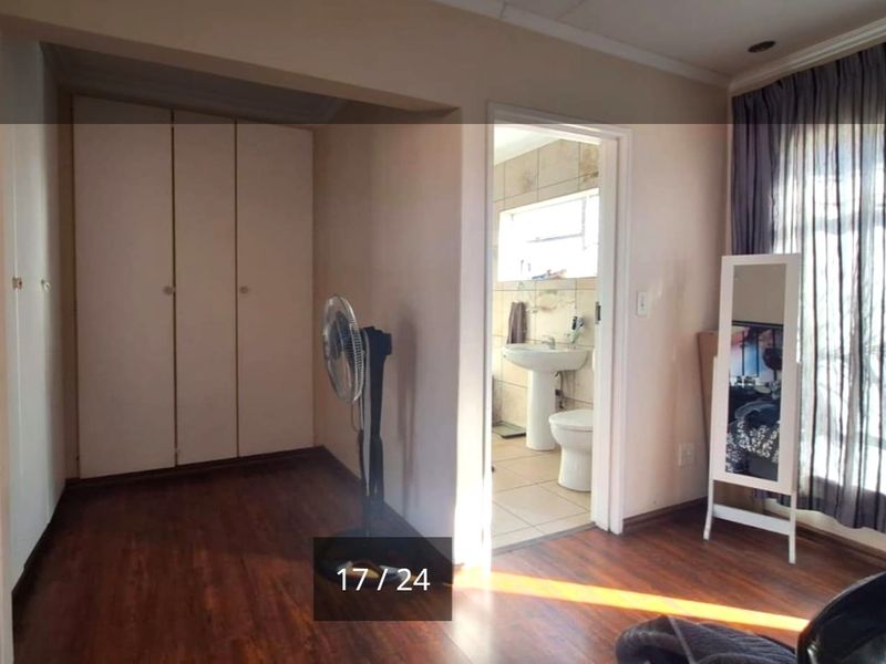 Pet Friendly - Low Maintenance 3 Bedroom Duplex, 2 Bathroom - Pollak Park - Photo 10