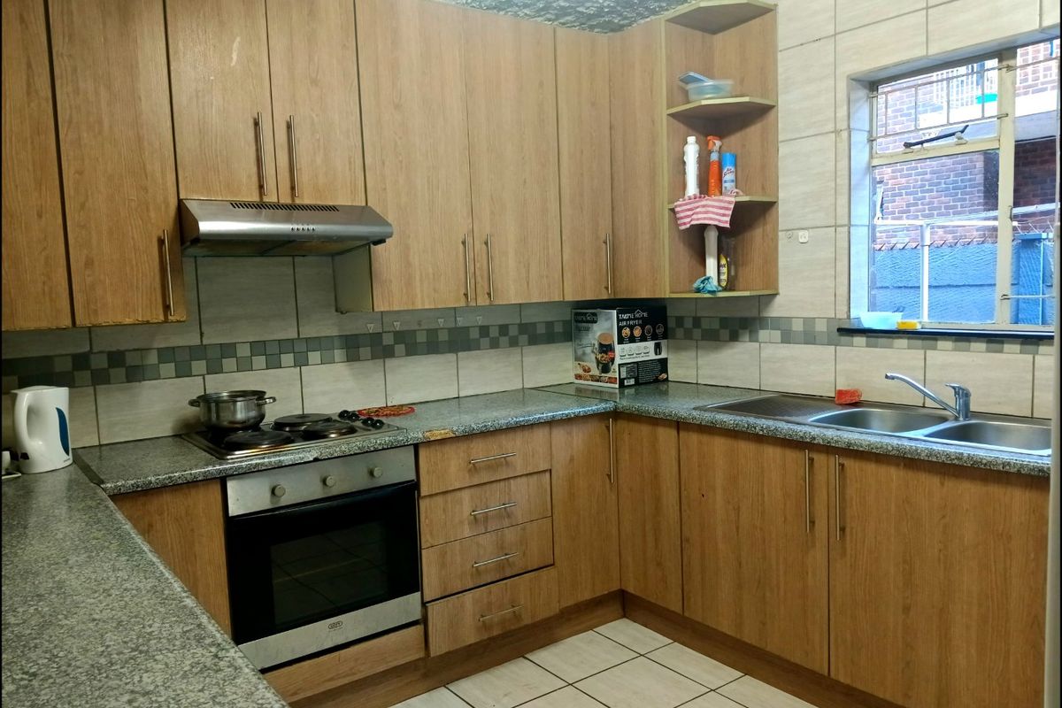 3 Bedroom Townhouse for Sale - Photo 5