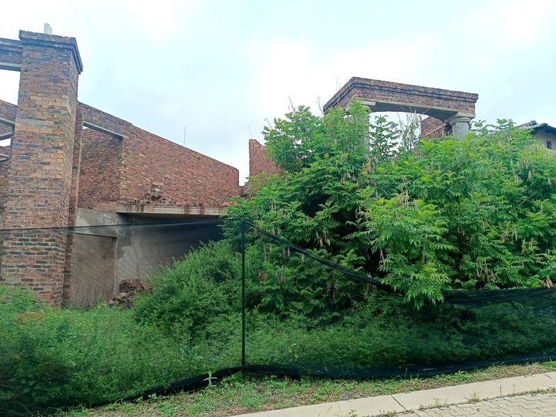 Incomplete 7-Bedroom House for Sale in Celtic Lodge Estate - Photo 5