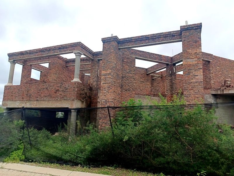 Incomplete 7-Bedroom House for Sale in Celtic Lodge Estate - Photo 4