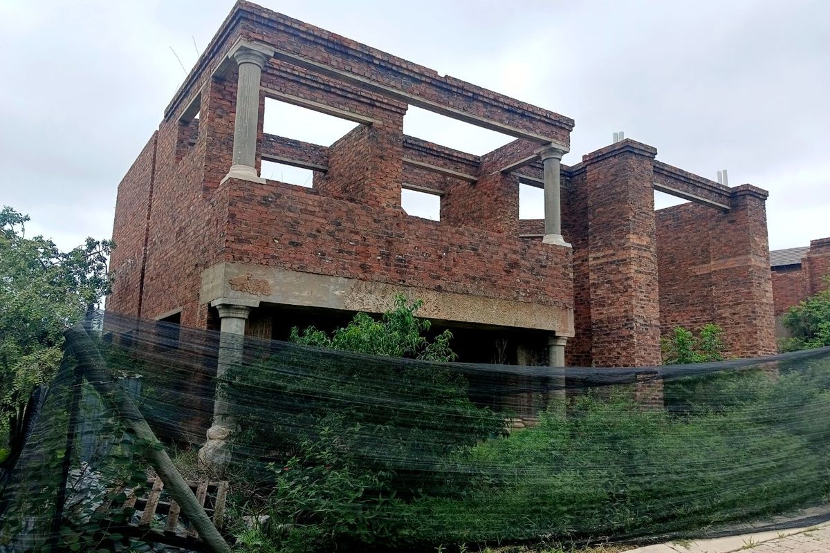 Incomplete 7-Bedroom House for Sale in Celtic Lodge Estate - Photo 2