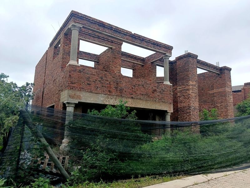 Incomplete 7-Bedroom House for Sale in Celtic Lodge Estate - Photo 2